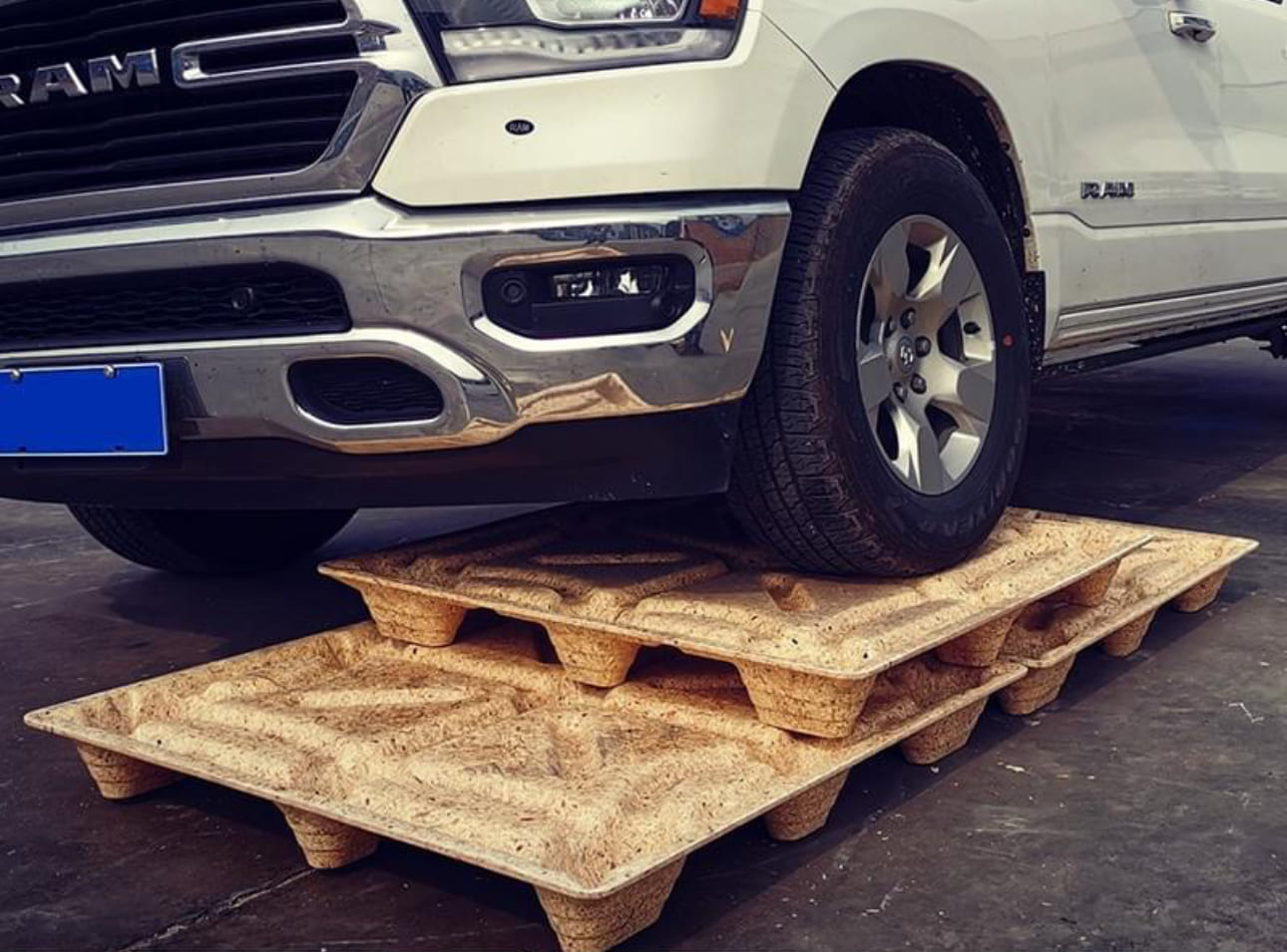 Pallet Ngành Dầu Khí 1 Pallet xơ dừa chịu tải nặng bao nhiêu